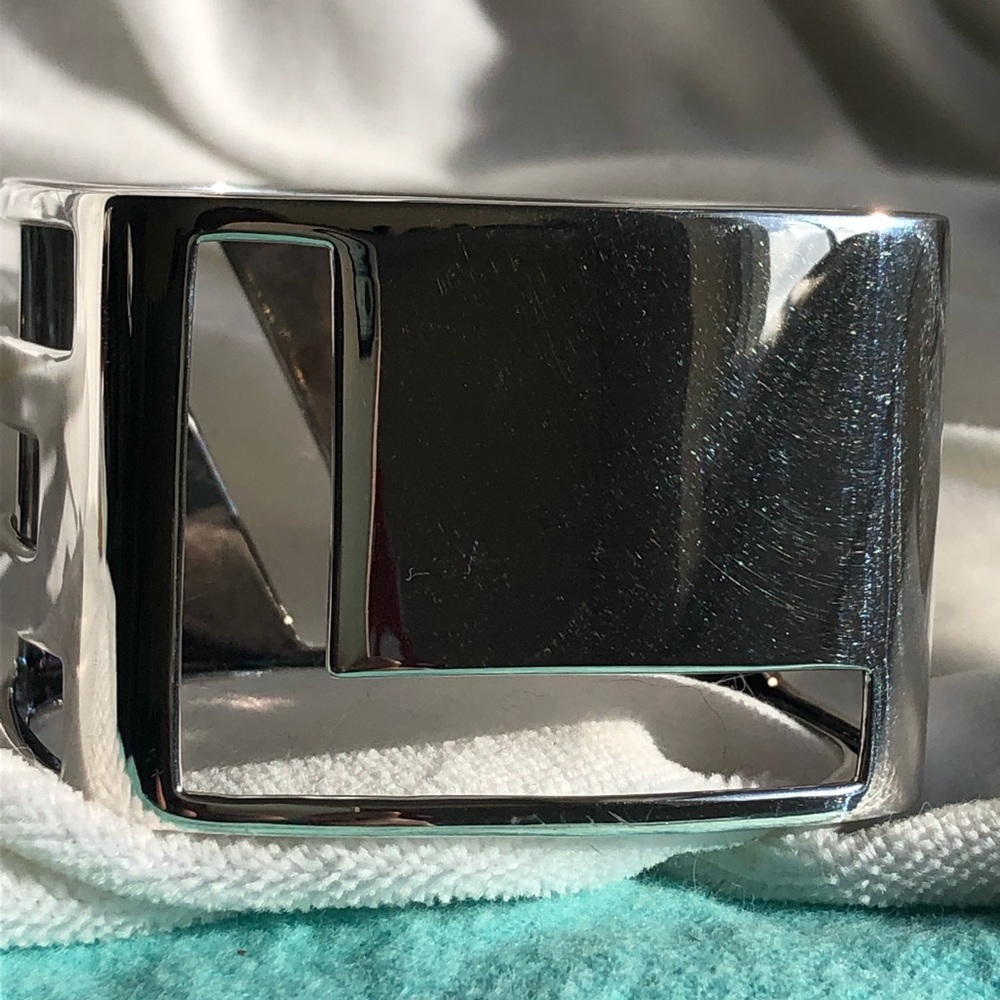 Tiffany & Co. “Era LOVE” Bangle